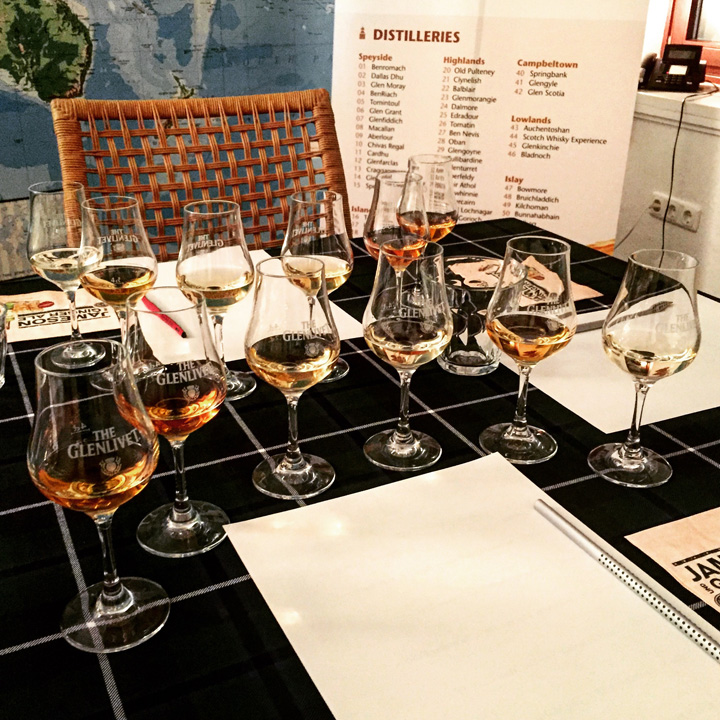 Whisky Experience - Single Cask Bottlings and Independent Bottlers (Aultmore A.D. Rattray Armorik Glenfarclas Douglas Laing Old Malt Cask Balmenach The Maltman Ian Macleod )