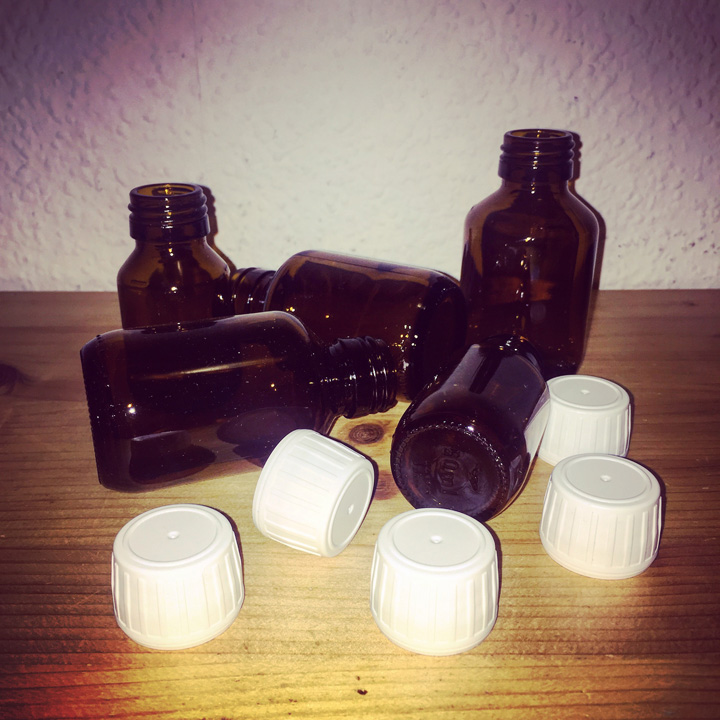 Sampling Precious Whiskies (BarelyMania Glassware Preservation Whisky Whiskey Bourbon Single Malt Scotch Flask)