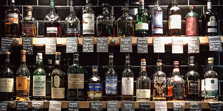 Barley & Malt in Hamburg (Whisky Whiskey Craftbeer Bar Irish Pub Afterwork Drink BarleyMania)