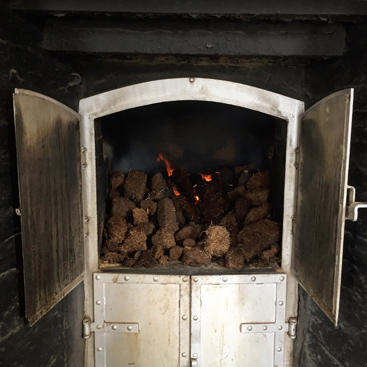 Laphroaig Distillery Tour and Bottling (Islay Peated Single Malt Scotch Whisky Experience BarleyMania)