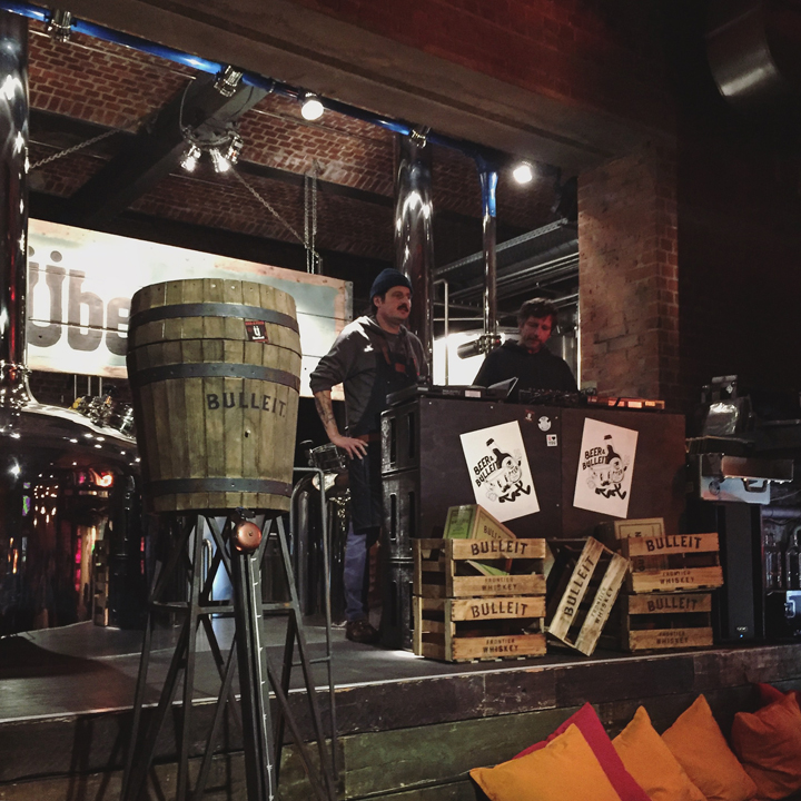 BBQ, Boilermaker & Bowery with ÜberQuell and Bulleit (Craft Beer American Frontier Whiskey Pairing Event Diageo Hamburg)