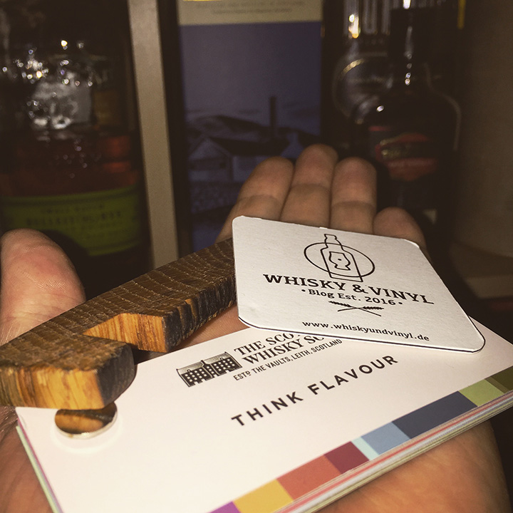 3 little helpers by The Scotch Malt Whisky Society, The TWO Staves and Whisky & Vinyl (SMWS Gadget Tool Tasting Flavor Profile Lifehack Stuff)