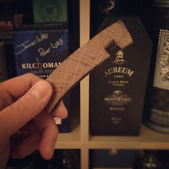 3 little helpers by The Scotch Malt Whisky Society, The TWO Staves and Whisky & Vinyl (SMWS Gadget Tool Tasting Flavor Profile Lifehack Stuff)