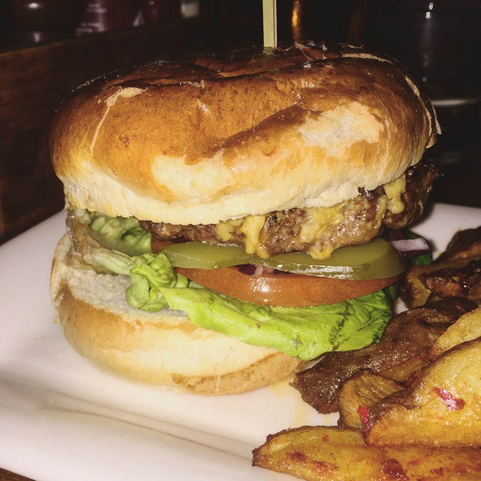 The Drouthy Cobbler in Elgin, Speyside (Scotland Whisky Bar Restaurant Pub Afterwork Drink Place)