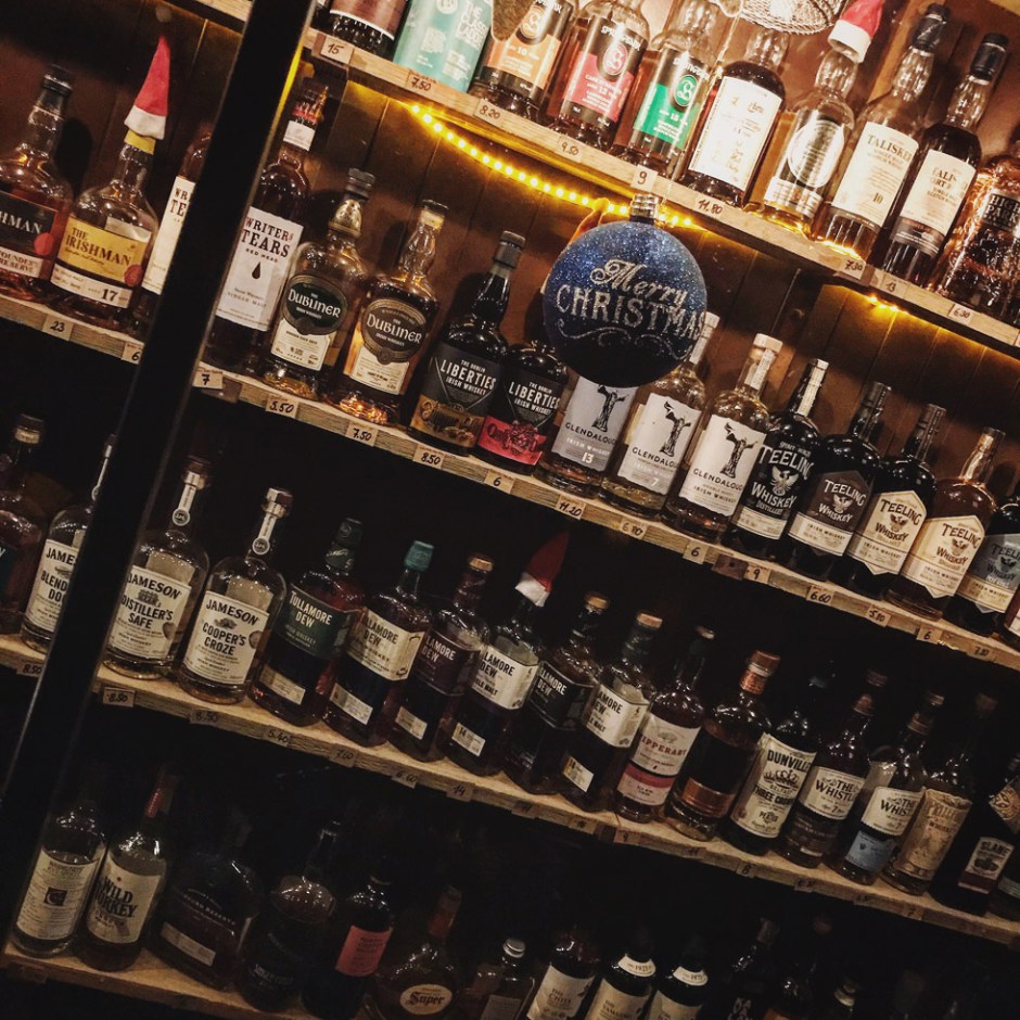 The Dingle Bar in Dublin (Irish Whiskey Pub Drink Afterwork Pot Still Malt Place Visit Travel)
