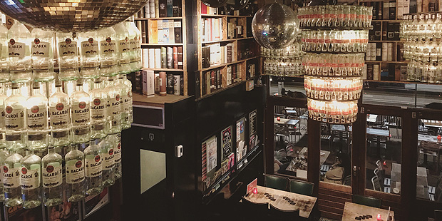 Cafe Stalles in Rotterdam (Dutch Single Malt Whisky Cask Bar Nightlife Dram BarleyMania)