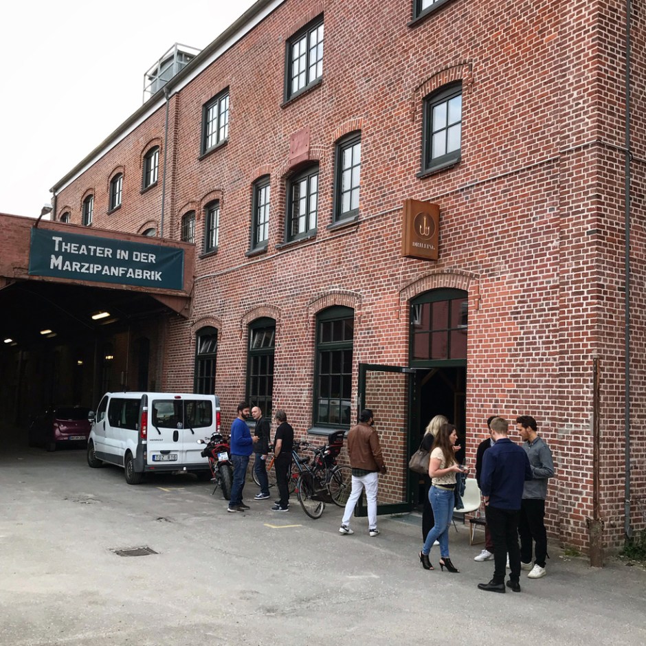 Drilling in Hamburg (Whisky Bar Micro Craft Distillery Spirits Gin Nightlife Afterwork Dramming BarleyMania)