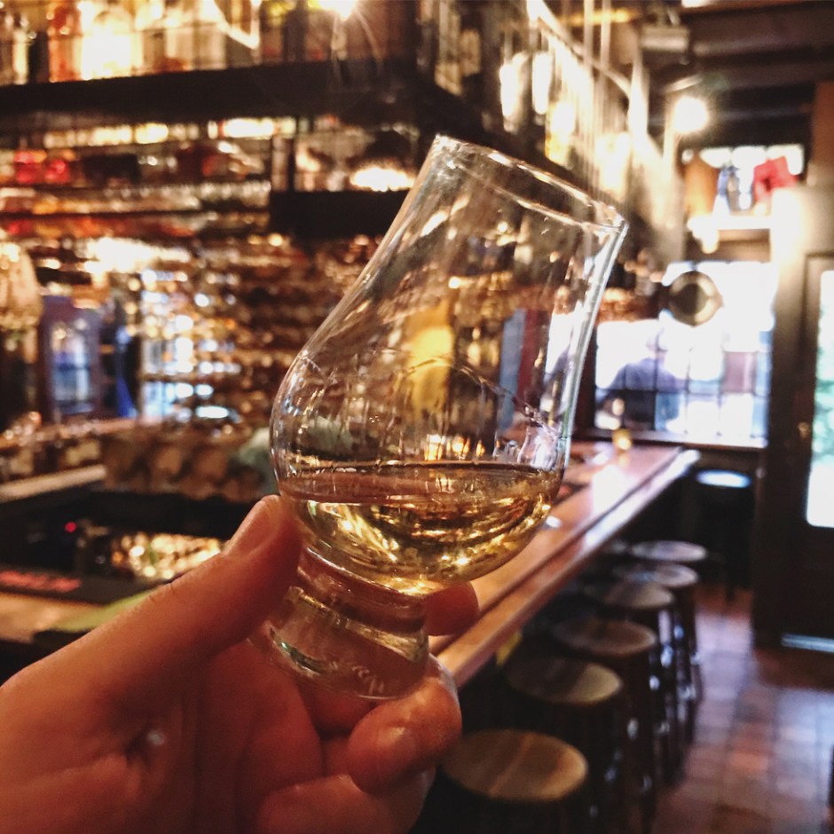 Whisky Cafe L&B in Amsterdam (Single Malt Scotch Whiskey Bourbon Dramming Afterwork Bar)