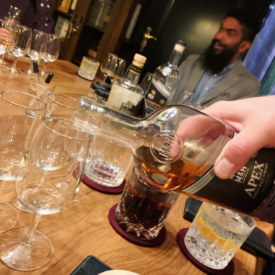 Impressions from Kammer-Kirsch's whisky tasting with Shilton Almeida from The Milk & Honey Distillery in Hamburg