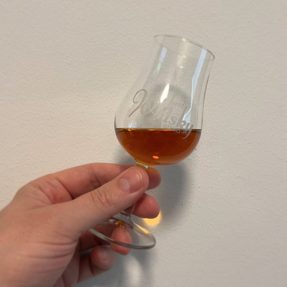 Pure Whisky: Ardmore 11yo from an ex-Islay cask formerly used by Laphroaig Distillery (BarleyMania Whisky Blog)